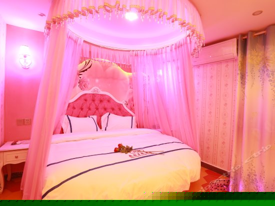 创意主题圆床房