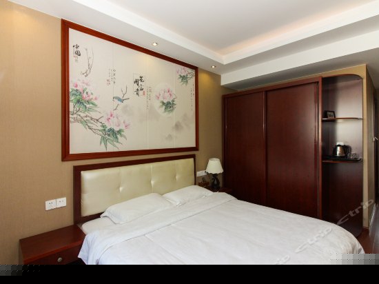 恋蝶（豪华特色大床房）