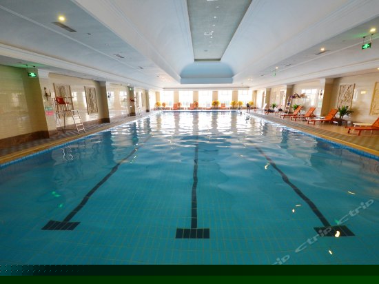 室内游泳池