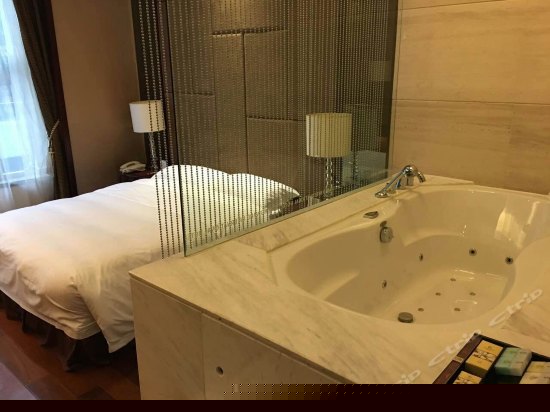 泰式豪华大床房