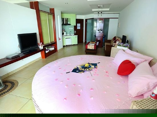 电脑高级海景圆床房