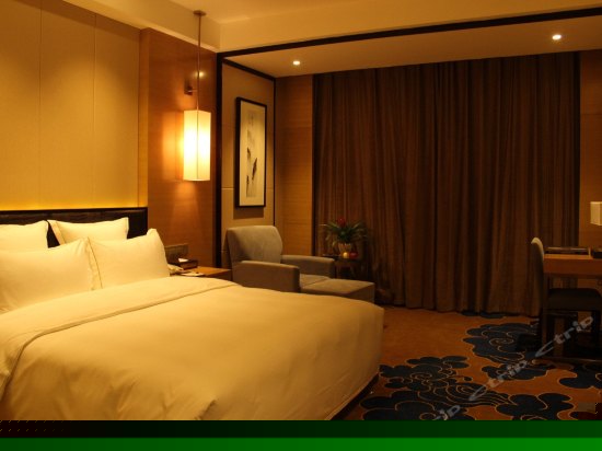 行政豪华大床房