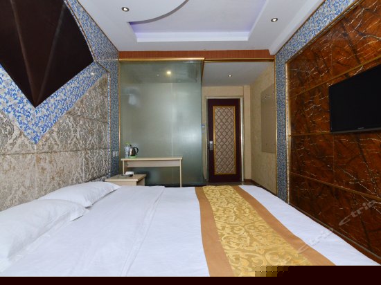 简约主题大床房