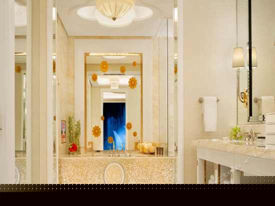 表演湖景尊贵套房