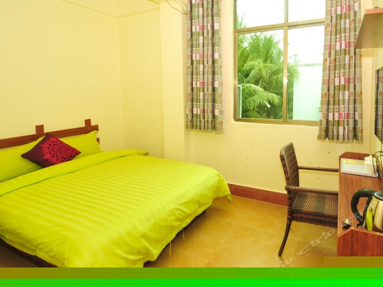 简约商务大床房