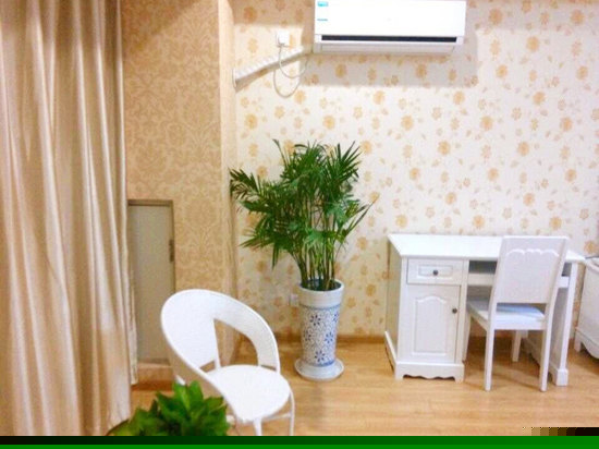 欧式情侣大床房