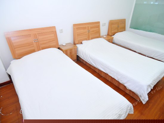 标准三人房(无窗)