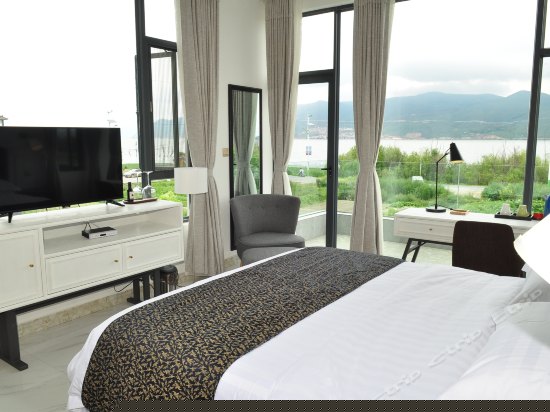 高级海景阳台大床房