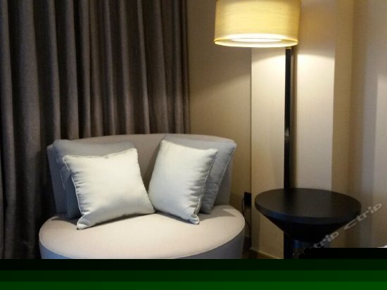 豪华园景大床房