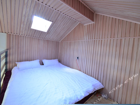 独卫复式星空房