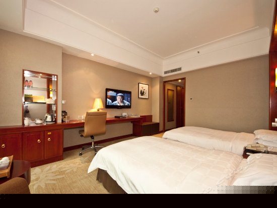 高级园景双床房