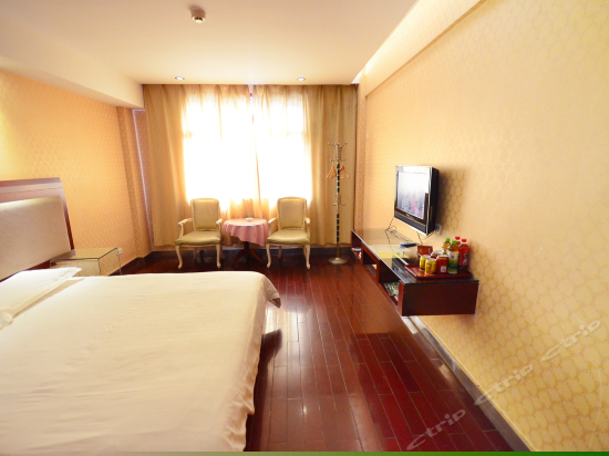 豪华商务大床房