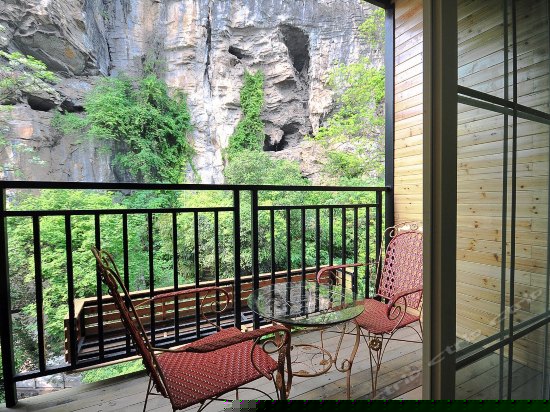 山景阳台大床房