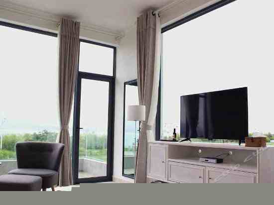 高级海景阳台大床房