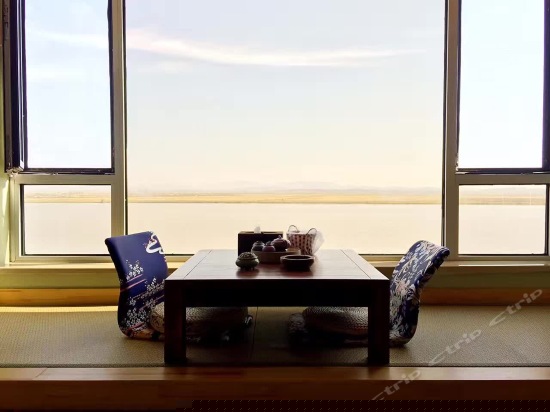 一线江景榻榻米温泉房