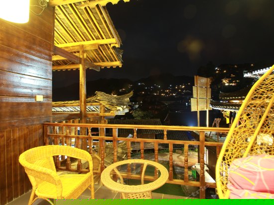 2楼豪华独立观景阳台大床房