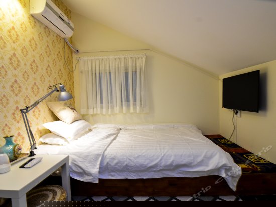 萤火虫阁楼单人间