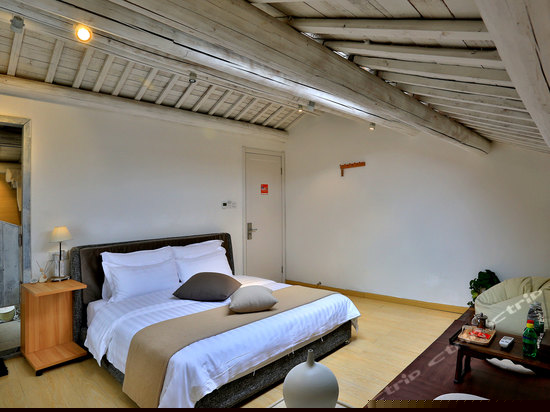 星空浴缸大床房