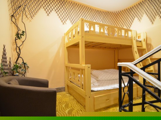 家庭主题跃层房(无窗)