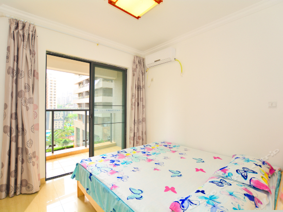 温馨三室一厅套房