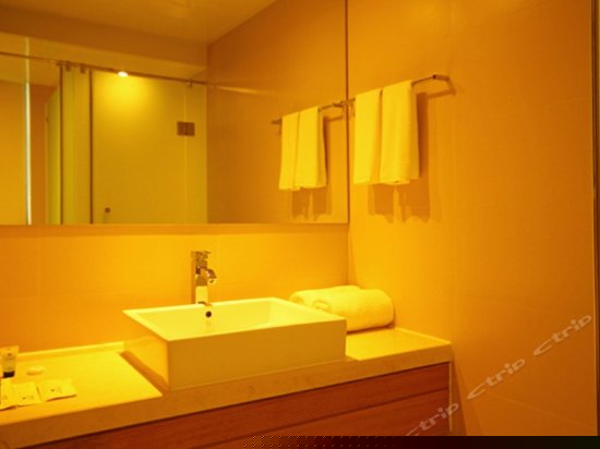 豪华大床房套房