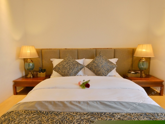 二楼侧海景榻榻米大床房