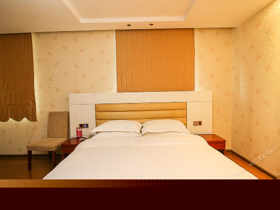 高级大床房（无窗）