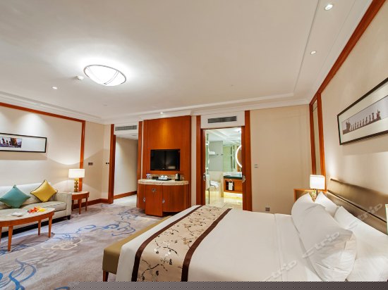 豪华江景大床房