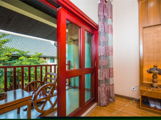 主题阁楼家庭套房