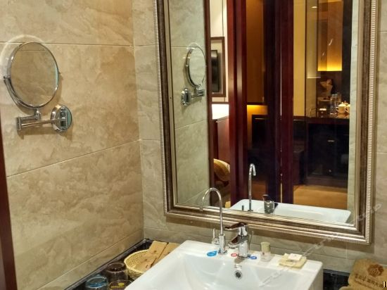 标准双床房（无窗）