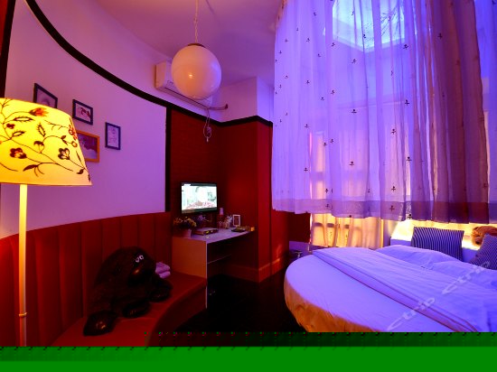 豪华主题圆床房