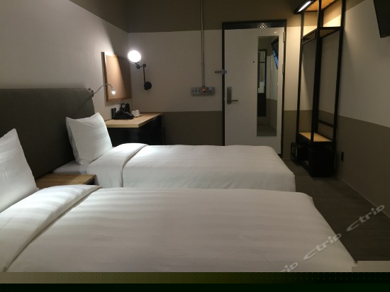 雅致三人房（无窗）