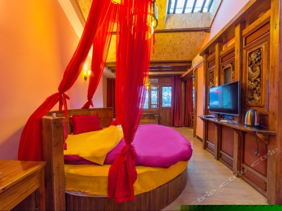 雪山景观阳台圆床房