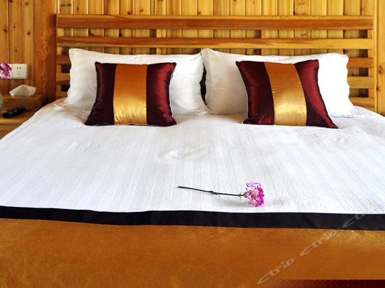 白族民居大床房