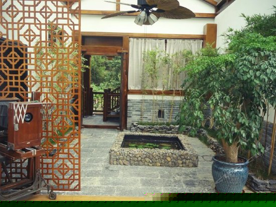 豪华阳光庭院观景大床房