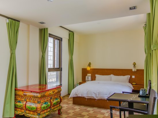 豪华阳光大床房