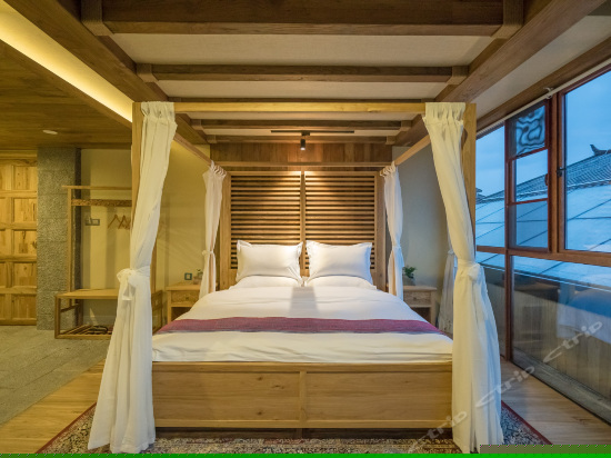 苍山洱海月特级套房