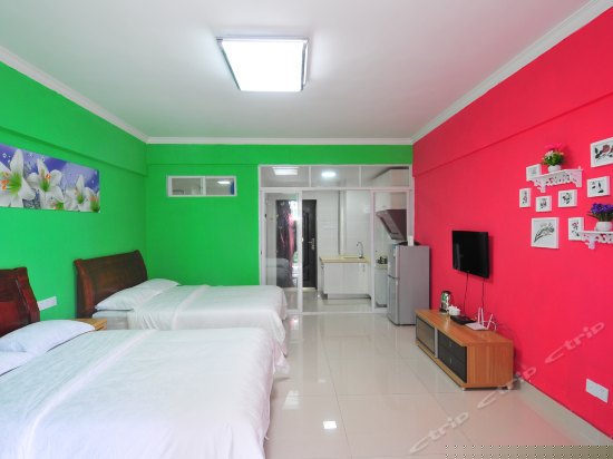 温馨园景家庭房