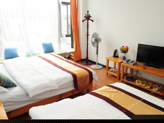 三楼观景家庭房