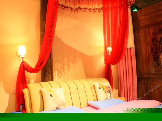 二楼豪华欧式大床房