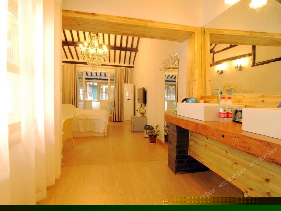 静水飘云（带独立阳台）