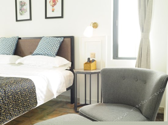 侧面田园景观大床房