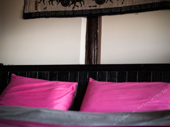 映山红豪华大床房