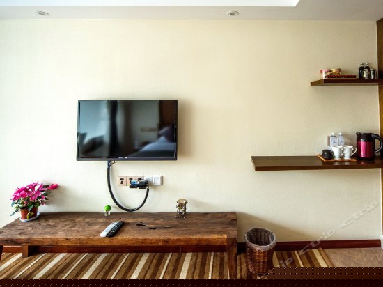 雁阵40°阳台海景大床房