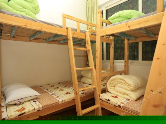 一班女生六人房(床位)