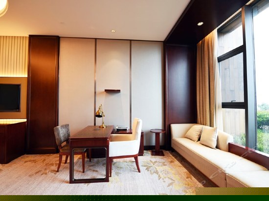 豪华无敌海景大床房