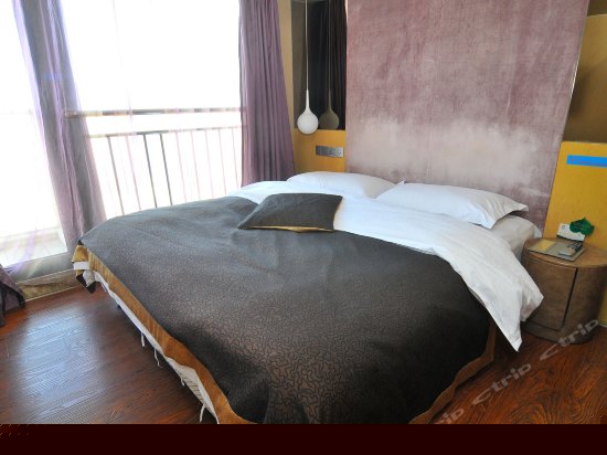 浪漫港湾大床房