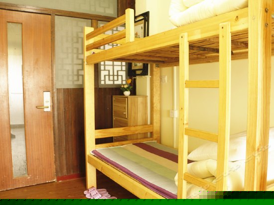 女生四人间（床位）