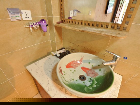 阳光大床房（芳草阁）