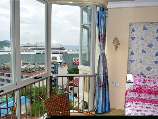 落地窗海景大床房